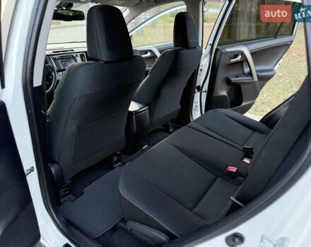 Белый Тойота РАВ 4, объемом двигателя 2 л и пробегом 98 тыс. км за 18200 $, фото 27 на Automoto.ua