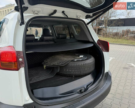 Білий Тойота РАВ 4, об'ємом двигуна 2.5 л та пробігом 195 тис. км за 17300 $, фото 10 на Automoto.ua