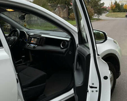 Білий Тойота РАВ 4, об'ємом двигуна 1.99 л та пробігом 320 тис. км за 14900 $, фото 14 на Automoto.ua