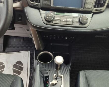 Білий Тойота РАВ 4, об'ємом двигуна 2.5 л та пробігом 250 тис. км за 16200 $, фото 4 на Automoto.ua