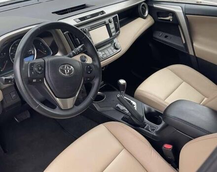 Білий Тойота РАВ 4, об'ємом двигуна 2.5 л та пробігом 131 тис. км за 16500 $, фото 9 на Automoto.ua