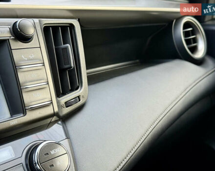 Белый Тойота РАВ 4, объемом двигателя 2 л и пробегом 216 тыс. км за 14999 $, фото 34 на Automoto.ua