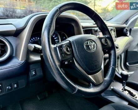 Білий Тойота РАВ 4, об'ємом двигуна 2 л та пробігом 116 тис. км за 15999 $, фото 43 на Automoto.ua
