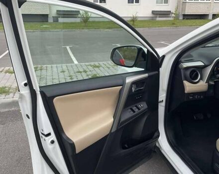 Білий Тойота РАВ 4, об'ємом двигуна 2.5 л та пробігом 131 тис. км за 16500 $, фото 6 на Automoto.ua