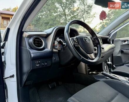 Білий Тойота РАВ 4, об'ємом двигуна 2 л та пробігом 116 тис. км за 15999 $, фото 40 на Automoto.ua
