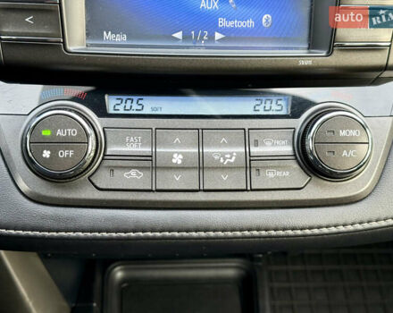 Белый Тойота РАВ 4, объемом двигателя 2 л и пробегом 216 тыс. км за 14999 $, фото 33 на Automoto.ua