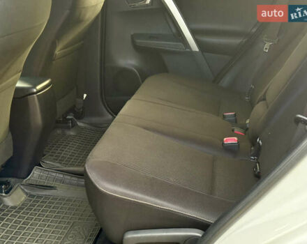 Белый Тойота РАВ 4, объемом двигателя 2 л и пробегом 216 тыс. км за 14999 $, фото 19 на Automoto.ua