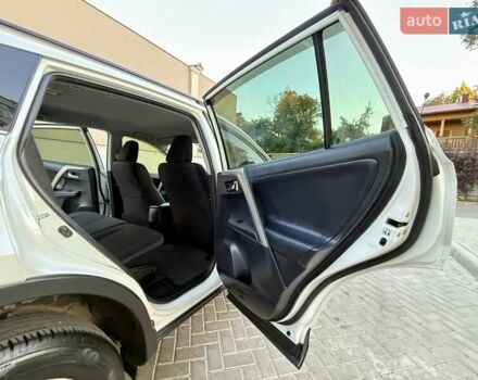 Білий Тойота РАВ 4, об'ємом двигуна 2 л та пробігом 116 тис. км за 15999 $, фото 48 на Automoto.ua