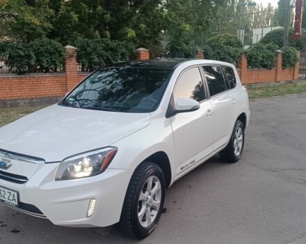 Белый Тойота РАВ 4, объемом двигателя 0 л и пробегом 190 тыс. км за 12000 $, фото 1 на Automoto.ua