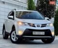 Білий Тойота РАВ 4, об'ємом двигуна 2 л та пробігом 116 тис. км за 15999 $, фото 7 на Automoto.ua