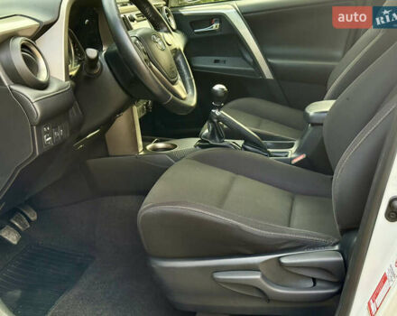 Белый Тойота РАВ 4, объемом двигателя 2 л и пробегом 216 тыс. км за 14999 $, фото 16 на Automoto.ua