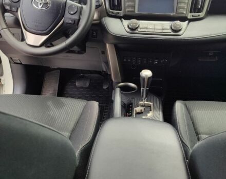 Білий Тойота РАВ 4, об'ємом двигуна 2.5 л та пробігом 250 тис. км за 16200 $, фото 7 на Automoto.ua