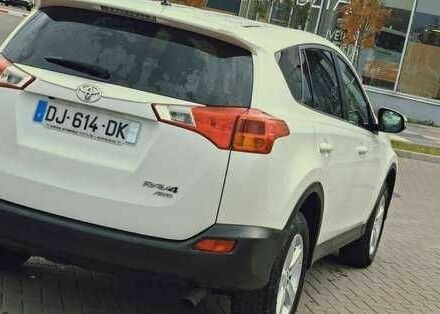 Білий Тойота РАВ 4, об'ємом двигуна 2.2 л та пробігом 254 тис. км за 5200 $, фото 7 на Automoto.ua