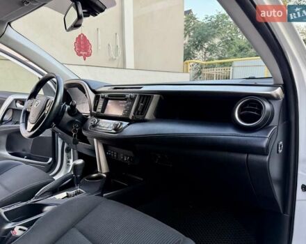 Білий Тойота РАВ 4, об'ємом двигуна 2 л та пробігом 116 тис. км за 15999 $, фото 35 на Automoto.ua