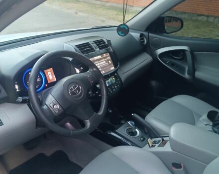 Белый Тойота РАВ 4, объемом двигателя 0 л и пробегом 190 тыс. км за 12000 $, фото 7 на Automoto.ua