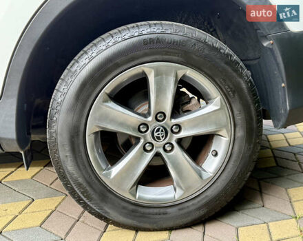 Белый Тойота РАВ 4, объемом двигателя 2 л и пробегом 216 тыс. км за 14999 $, фото 4 на Automoto.ua