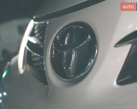 Білий Тойота РАВ 4, об'ємом двигуна 2.2 л та пробігом 254 тис. км за 14650 $, фото 4 на Automoto.ua