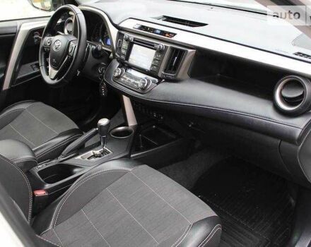 Белый Тойота РАВ 4, объемом двигателя 2.2 л и пробегом 141 тыс. км за 17000 $, фото 20 на Automoto.ua