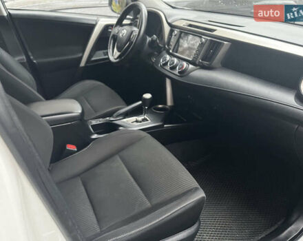 Белый Тойота РАВ 4, объемом двигателя 2.2 л и пробегом 151 тыс. км за 15800 $, фото 7 на Automoto.ua