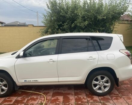 Белый Тойота РАВ 4, объемом двигателя 0 л и пробегом 179 тыс. км за 10950 $, фото 2 на Automoto.ua