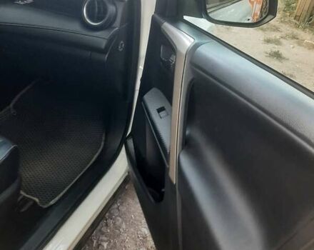 Білий Тойота РАВ 4, об'ємом двигуна 2.2 л та пробігом 235 тис. км за 17500 $, фото 7 на Automoto.ua