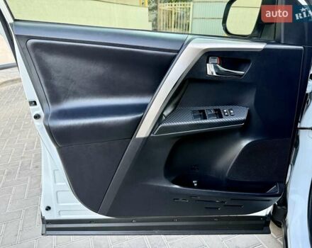 Білий Тойота РАВ 4, об'ємом двигуна 2 л та пробігом 116 тис. км за 15999 $, фото 38 на Automoto.ua