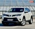 Белый Тойота РАВ 4, объемом двигателя 2.23 л и пробегом 215 тыс. км за 16777 $, фото 1 на Automoto.ua