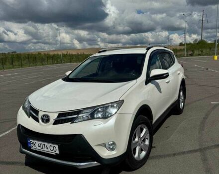 Белый Тойота РАВ 4, объемом двигателя 2.2 л и пробегом 141 тыс. км за 17000 $, фото 1 на Automoto.ua