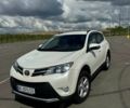Белый Тойота РАВ 4, объемом двигателя 2.2 л и пробегом 141 тыс. км за 17000 $, фото 1 на Automoto.ua