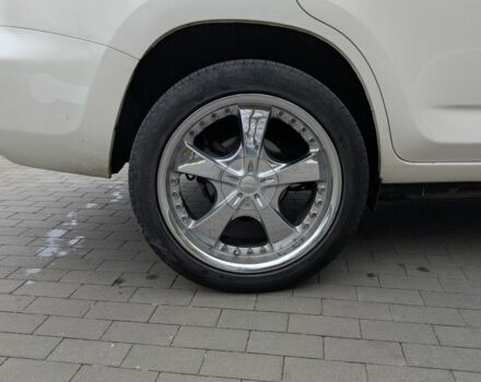 Белый Тойота РАВ 4, объемом двигателя 0 л и пробегом 130 тыс. км за 313 $, фото 7 на Automoto.ua