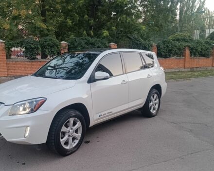 Белый Тойота РАВ 4, объемом двигателя 0 л и пробегом 190 тыс. км за 12000 $, фото 3 на Automoto.ua