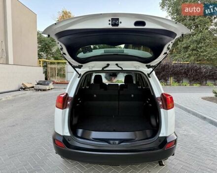 Білий Тойота РАВ 4, об'ємом двигуна 2 л та пробігом 116 тис. км за 15999 $, фото 64 на Automoto.ua