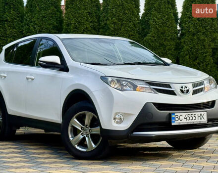 Белый Тойота РАВ 4, объемом двигателя 2 л и пробегом 216 тыс. км за 14999 $, фото 1 на Automoto.ua