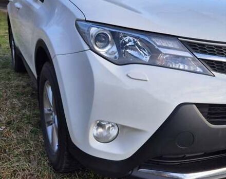 Белый Тойота РАВ 4, объемом двигателя 2.23 л и пробегом 126 тыс. км за 18500 $, фото 2 на Automoto.ua