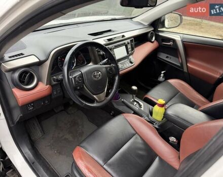 Белый Тойота РАВ 4, объемом двигателя 2.23 л и пробегом 133 тыс. км за 19500 $, фото 1 на Automoto.ua