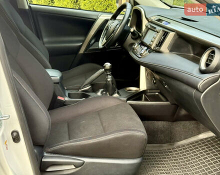 Белый Тойота РАВ 4, объемом двигателя 2 л и пробегом 216 тыс. км за 14999 $, фото 25 на Automoto.ua