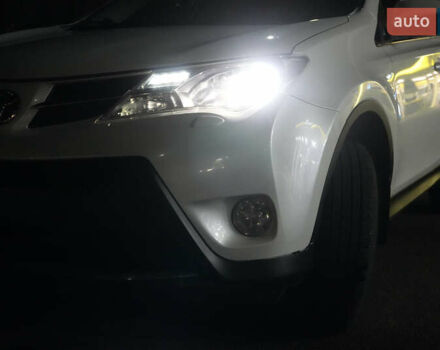 Білий Тойота РАВ 4, об'ємом двигуна 2.2 л та пробігом 254 тис. км за 14650 $, фото 5 на Automoto.ua