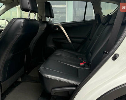 Белый Тойота РАВ 4, объемом двигателя 2.23 л и пробегом 188 тыс. км за 18900 $, фото 12 на Automoto.ua