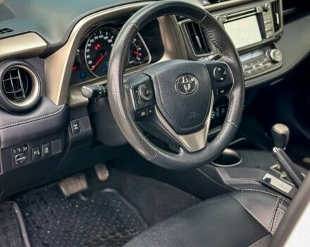 Білий Тойота РАВ 4, об'ємом двигуна 2.5 л та пробігом 138 тис. км за 17300 $, фото 12 на Automoto.ua