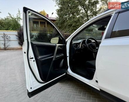 Білий Тойота РАВ 4, об'ємом двигуна 2 л та пробігом 116 тис. км за 15999 $, фото 39 на Automoto.ua