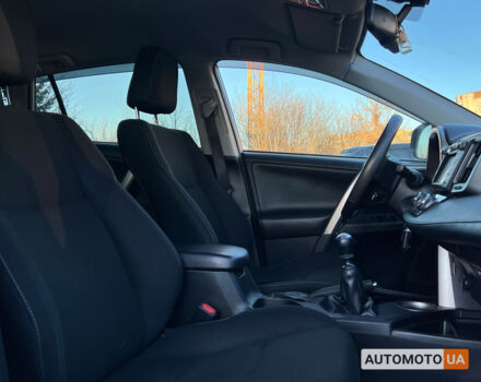 Белый Тойота РАВ 4, объемом двигателя 2 л и пробегом 100 тыс. км за 17999 $, фото 8 на Automoto.ua