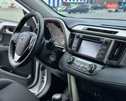 Белый Тойота РАВ 4, объемом двигателя 2.23 л и пробегом 150 тыс. км за 16500 $, фото 45 на Automoto.ua