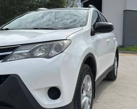 Белый Тойота РАВ 4, объемом двигателя 2.5 л и пробегом 165 тыс. км за 16800 $, фото 1 на Automoto.ua