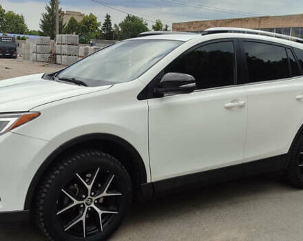 Тойота РАВ 4 2015 в Виннице на Automoto.ua Белый Тойота РАВ 4, объемом двигателя 2.49 л и пробегом 195 тыс. км за 17600 $, фото 11 на Automoto.ua