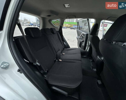 Белый Тойота РАВ 4, объемом двигателя 2.23 л и пробегом 150 тыс. км за 16500 $, фото 4 на Automoto.ua