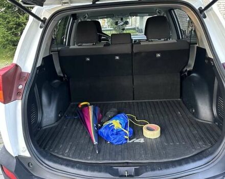 Тойота РАВ 4 2015 у Первомайськ на Automoto.ua Білий Тойота РАВ 4, об'ємом двигуна 2.49 л та пробігом 160 тис. км за 15500 $, фото 4 на Automoto.ua