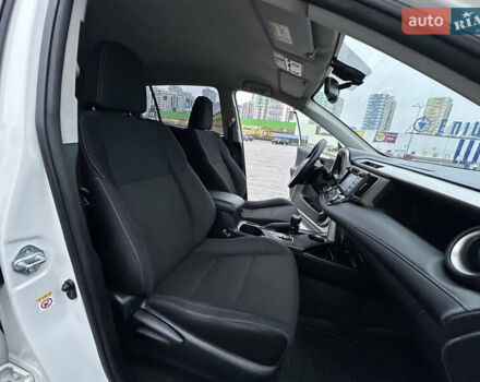 Белый Тойота РАВ 4, объемом двигателя 2.23 л и пробегом 150 тыс. км за 16500 $, фото 41 на Automoto.ua