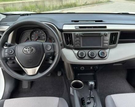 Белый Тойота РАВ 4, объемом двигателя 2.5 л и пробегом 165 тыс. км за 16800 $, фото 19 на Automoto.ua