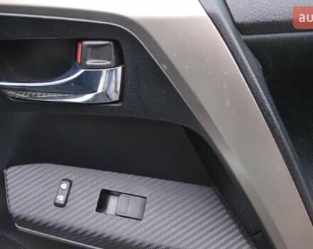 Белый Тойота РАВ 4, объемом двигателя 2.49 л и пробегом 70 тыс. км за 17500 $, фото 31 на Automoto.ua