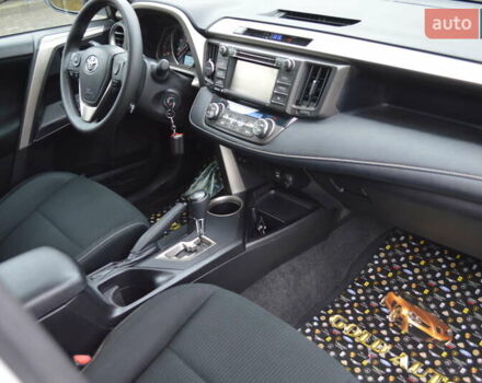 Белый Тойота РАВ 4, объемом двигателя 2.49 л и пробегом 70 тыс. км за 17500 $, фото 30 на Automoto.ua